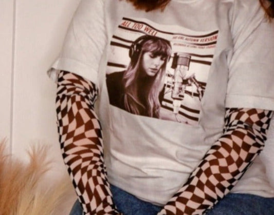 Taylor Swift Graphic Tee
